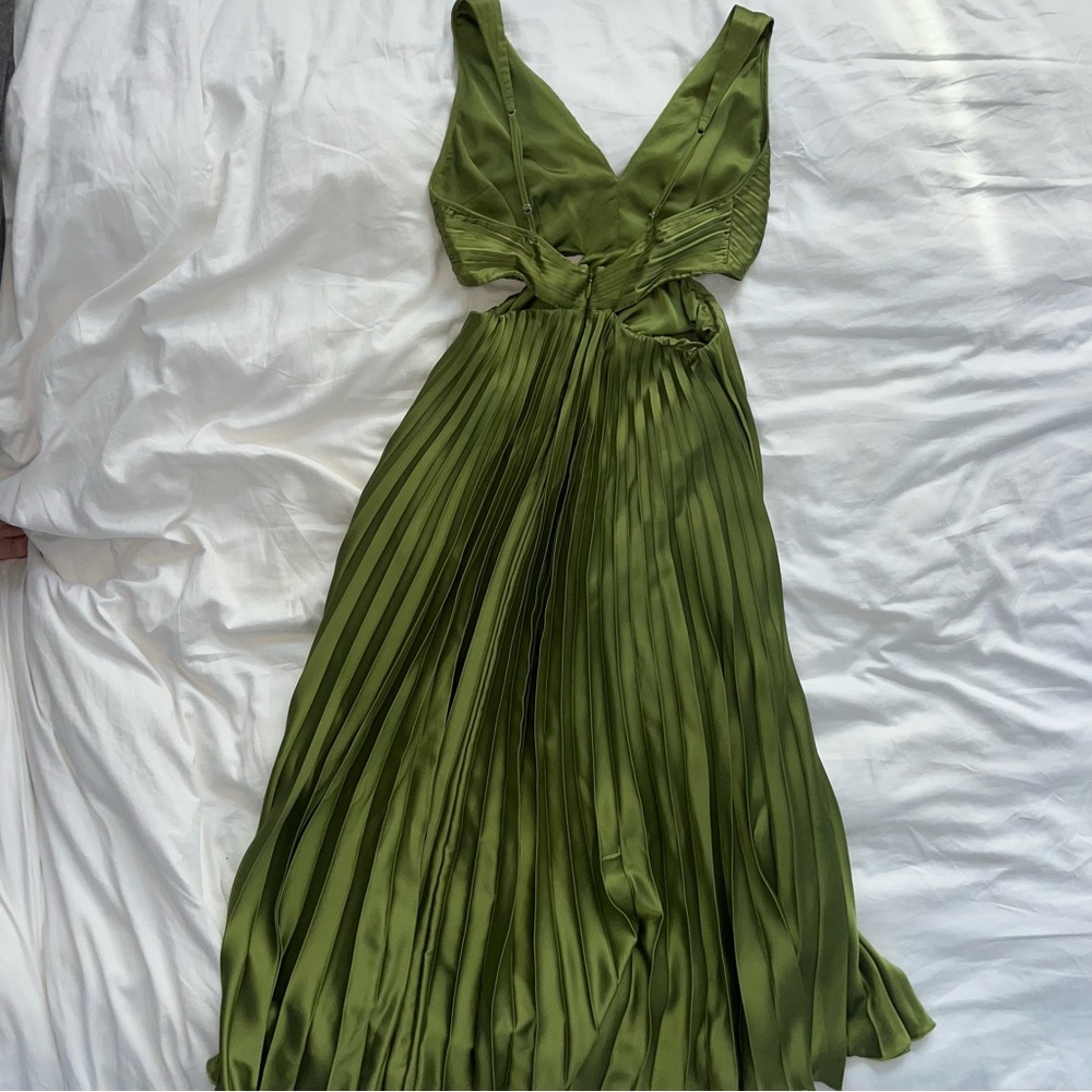 Abercrombie Green Pleated Dress - Picture 3 of 3